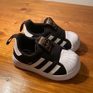 Adidas Superstar baby shell toes size 4K in black and white